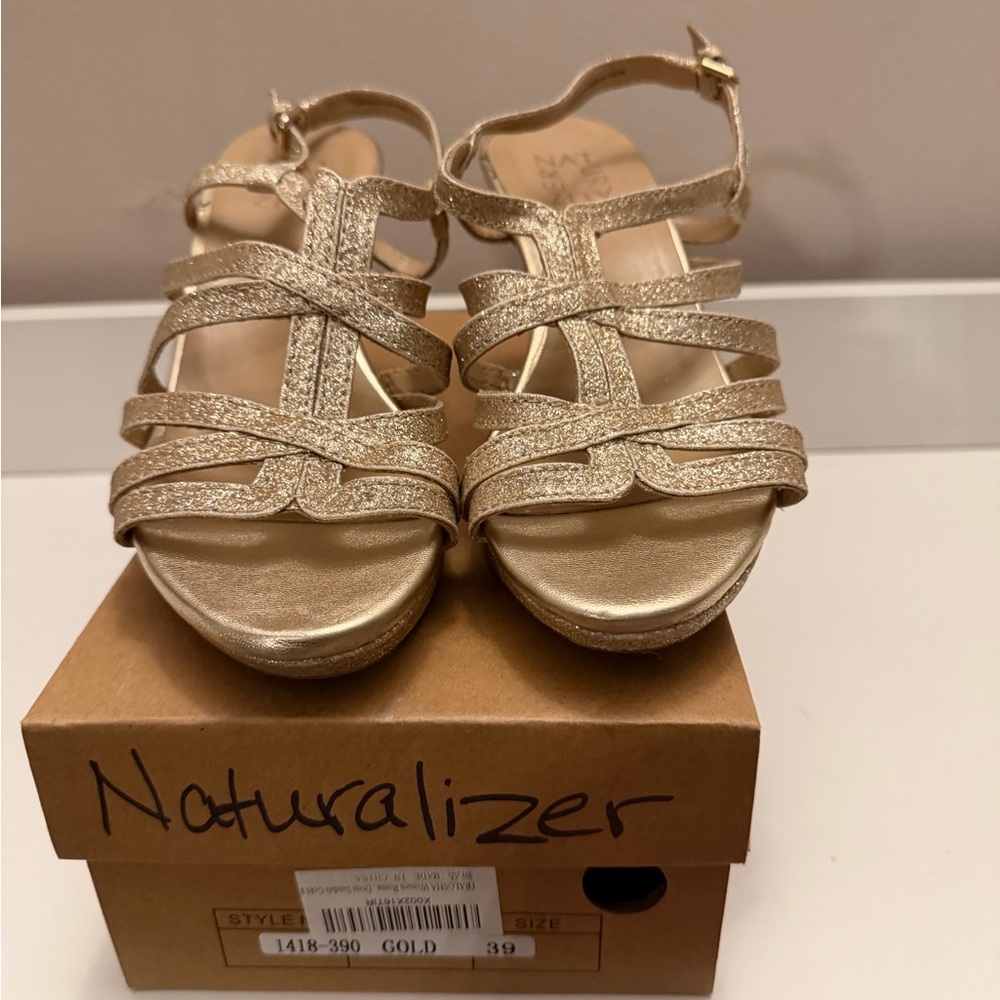 Naturalizer Glittering Gold Sandals size 8